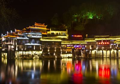 夜游鳳凰古城，感受別樣的古城美